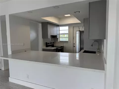 1333 E Hallandale Beach Blvd #444, Hallandale Beach, FL 33009
