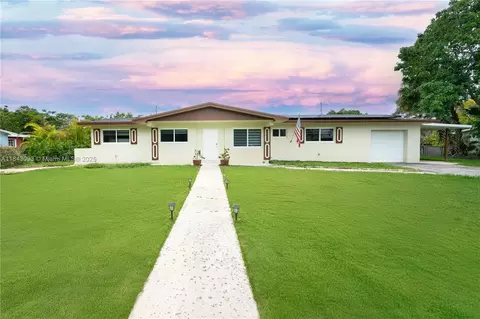 27441 SW 165th Ave, Homestead, FL 33031