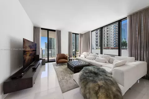 1010 Brickell Ave #1405, Miami, FL 33131