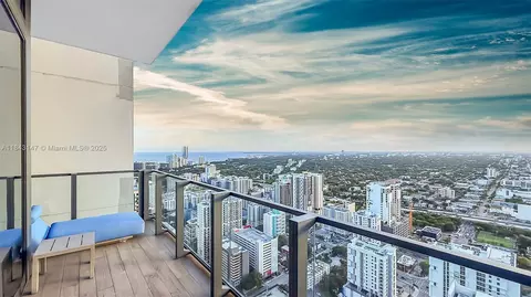 88 SW 7th St #4006, Miami, FL 33130