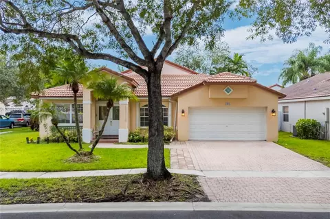 1061 NW 185th Ter, Pembroke Pines, FL 33029