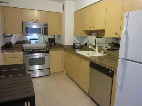 9195 Collins Ave #504, Surfside, FL 33154