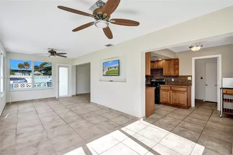 2707 NW 54th St, Tamarac, FL 33309