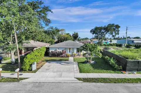 320 NE 33rd St, Oakland Park, FL 33334