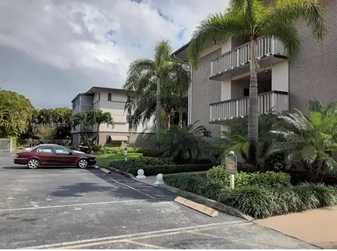 4900 Washington St #209, Hollywood, FL 33021