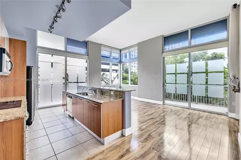9055 SW 73rd Ct #310, Miami, FL 33156