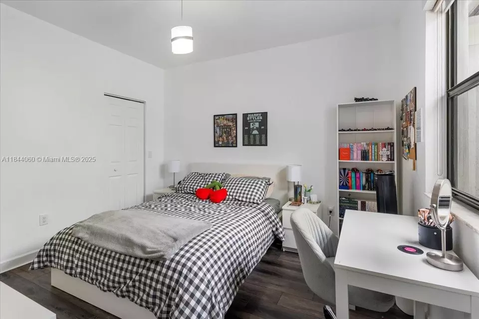 Bedroom - 11313 NW 88th Ter, Doral, FL 33178 photo 6 of 8