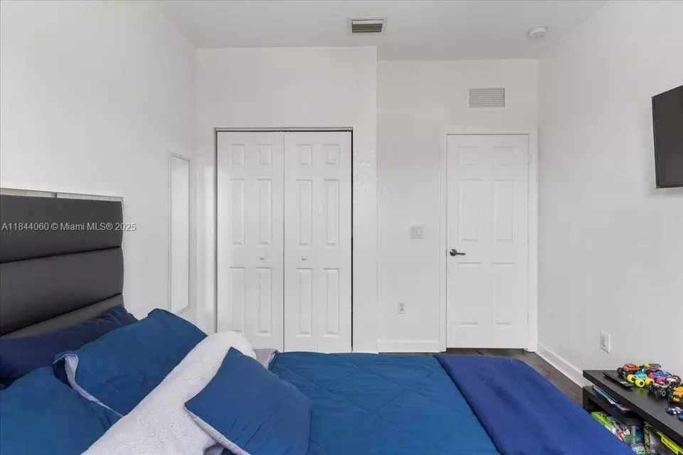 Bedroom - 11313 NW 88th Ter, Doral, FL 33178 photo 7 of 8