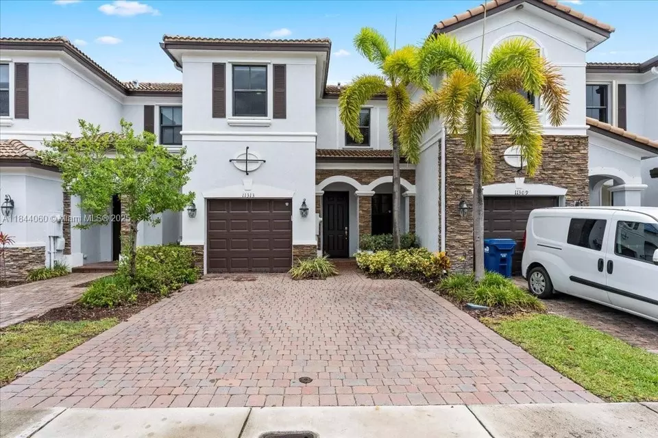 Exterior - 11313 NW 88th Ter, Doral, FL 33178 photo 2 of 4