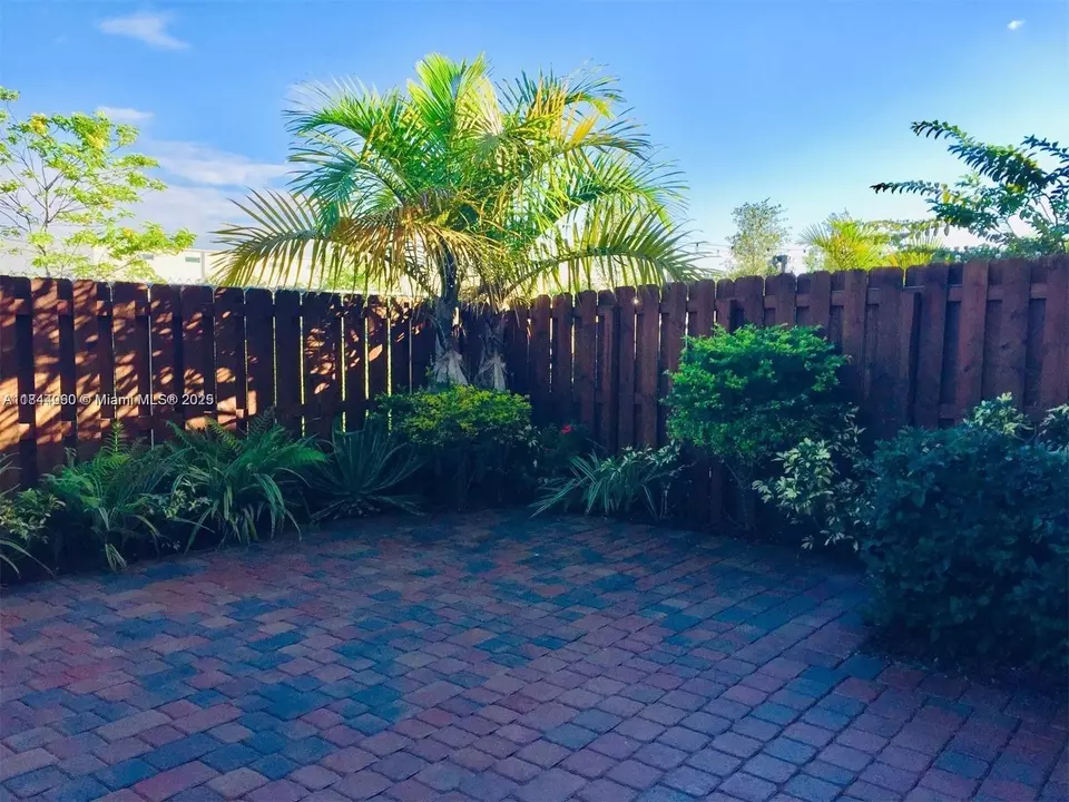 Exterior - 11313 NW 88th Ter, Doral, FL 33178 photo 3 of 4