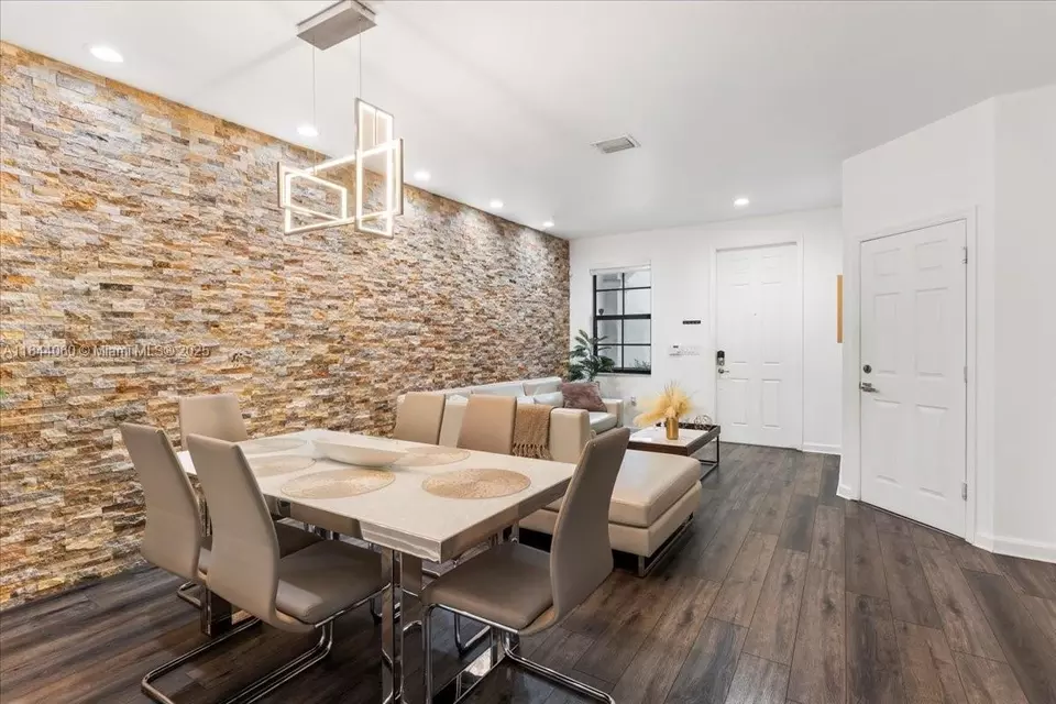 Dining - 11313 NW 88th Ter, Doral, FL 33178 photo 3 of 3