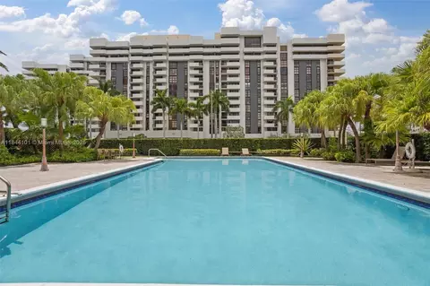 625 Biltmore Way #902, Coral Gables, FL 33134