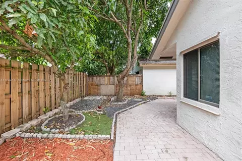 314 Bishop Rd, North Lauderdale, FL 33068 photo 27