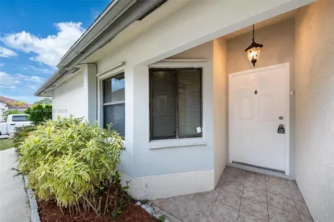 314 Bishop Rd, North Lauderdale, FL 33068 photo 4