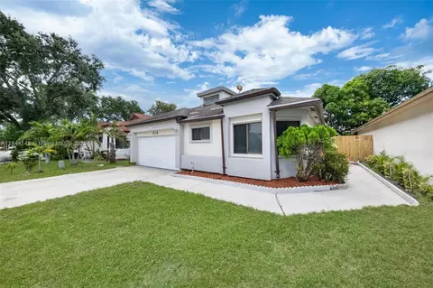 314 Bishop Rd, North Lauderdale, FL 33068 photo 3