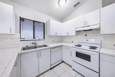 314 Bishop Rd, North Lauderdale, FL 33068 photo 5