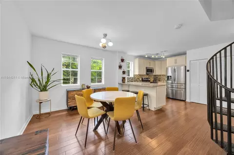 2850 Coconut Ave #15, Miami, FL 33133