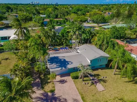 View/Area - 7475 SW 134th St, Pinecrest, FL 33156 photo 1 of 3