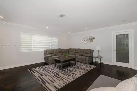 Living - 7475 SW 134th St, Pinecrest, FL 33156 photo 3 of 4