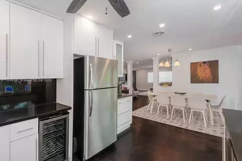 Kitchen - 7475 SW 134th St, Pinecrest, FL 33156 photo 1 of 2