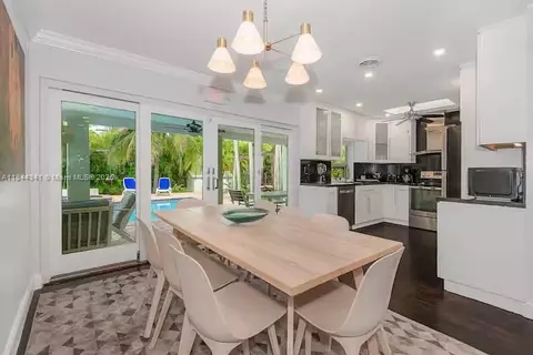 Dining - 7475 SW 134th St, Pinecrest, FL 33156 photo 2 of 2