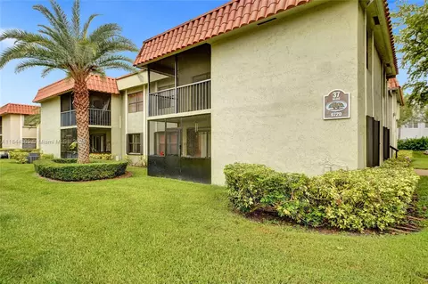 9720 Hammocks Blvd #101, Miami, FL 33196