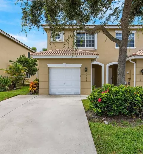 12172 SW 5th Ct, Pembroke Pines, FL 33025