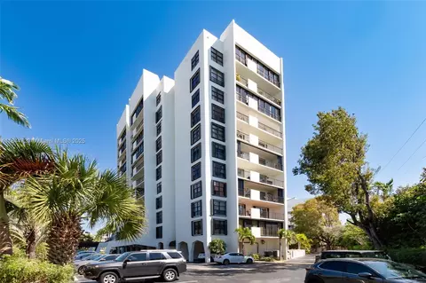 77 Crandon Blvd #5B, Key Biscayne, FL 33149