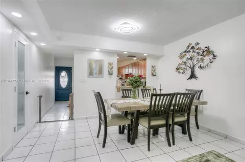 Dining - 834 W 80th Pl, Hialeah, FL 33014 photo 1 of 1