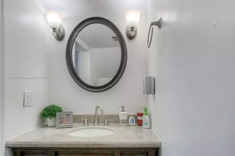 Bath - 834 W 80th Pl, Hialeah, FL 33014 photo 1 of 2