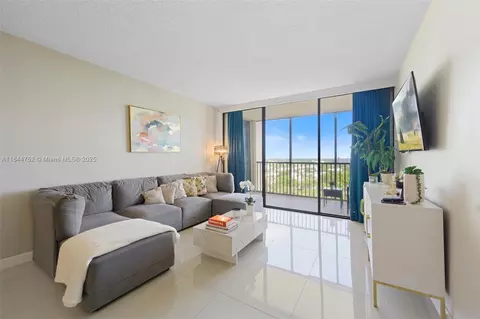 20335 W Country Club Dr #1402, Aventura, FL 33180
