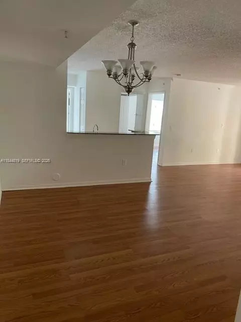 2494 Centergate Dr #102, Miramar, FL 33025