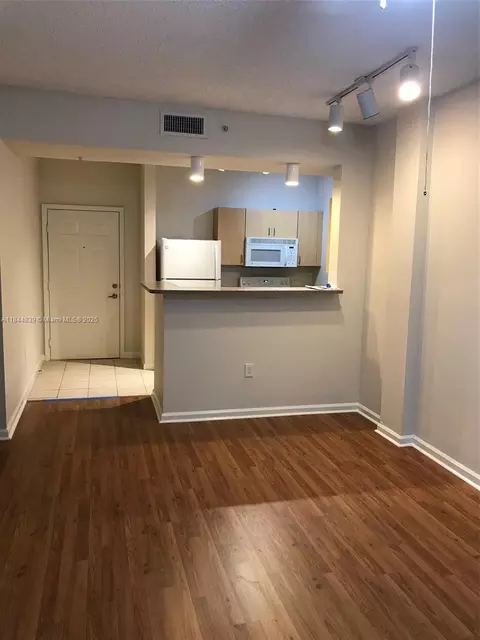 533 NE 3rd Ave #311, Fort Lauderdale, FL 33301