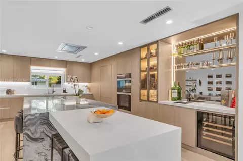 Kitchen - 11301 SW 74th Ct, Pinecrest, FL 33156 photo 2 of 3