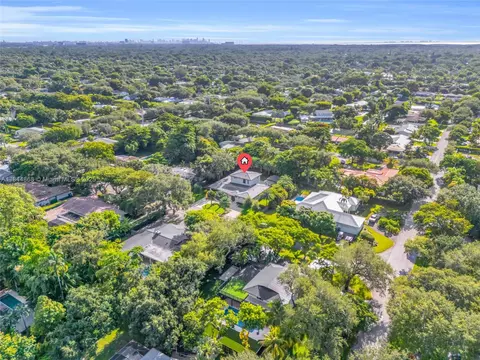 View/Area - 11301 SW 74th Ct, Pinecrest, FL 33156 photo 3 of 3