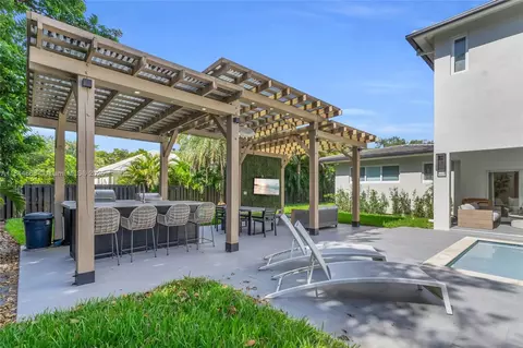 Exterior - 11301 SW 74th Ct, Pinecrest, FL 33156 photo 1 of 1