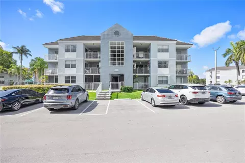 8620 SW 212th St #301, Cutler Bay, FL 33189