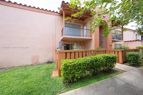 7208 Fairway Dr #I6, Miami Lakes, FL 33014