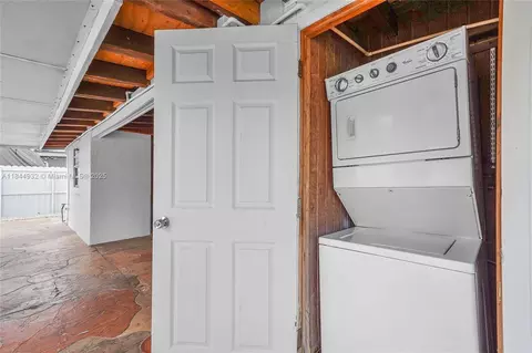 Other - 453 W 40th Pl, Hialeah, FL 33012 photo 17 of 21
