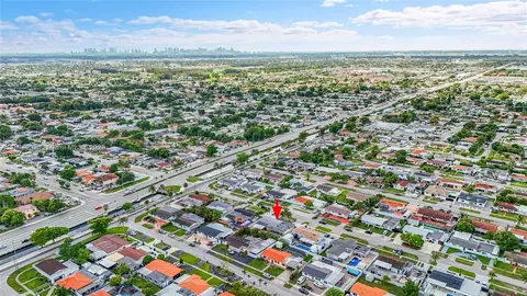 View/Area - 453 W 40th Pl, Hialeah, FL 33012 photo 11 of 15