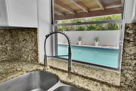 Kitchen - 453 W 40th Pl, Hialeah, FL 33012 photo 3 of 5