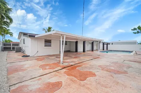 Exterior - 453 W 40th Pl, Hialeah, FL 33012 photo 3 of 10