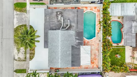 View/Area - 453 W 40th Pl, Hialeah, FL 33012 photo 14 of 15