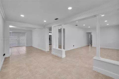 Living - 453 W 40th Pl, Hialeah, FL 33012 photo 6 of 9