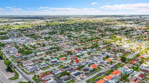 View/Area - 453 W 40th Pl, Hialeah, FL 33012 photo 9 of 15
