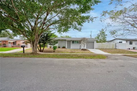 Undisclosed, Hialeah, FL 33015 photo 2
