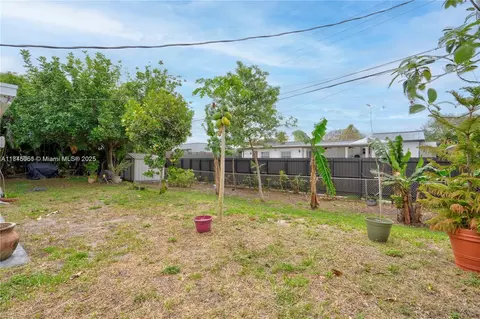 Undisclosed, Hialeah, FL 33015 photo 16