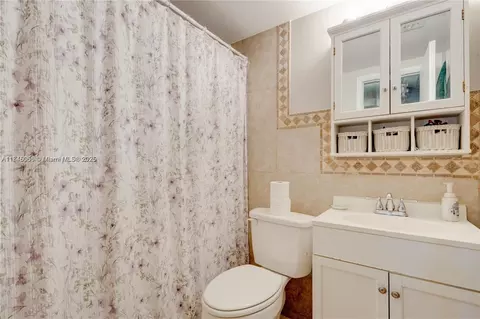 Undisclosed, Hialeah, FL 33015 photo 10