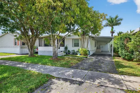 2430 SW 53rd St, Fort Lauderdale, FL 33312