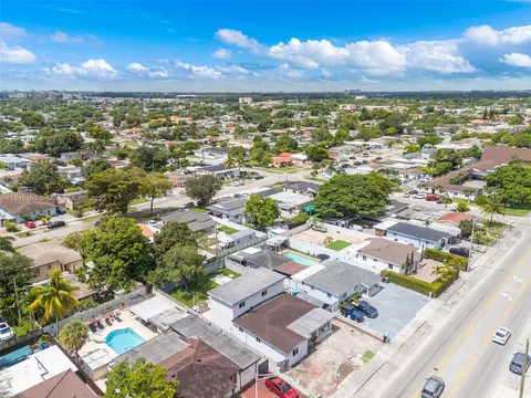 View/Area - 740 E 41st St, Hialeah, FL 33013 photo 7 of 12